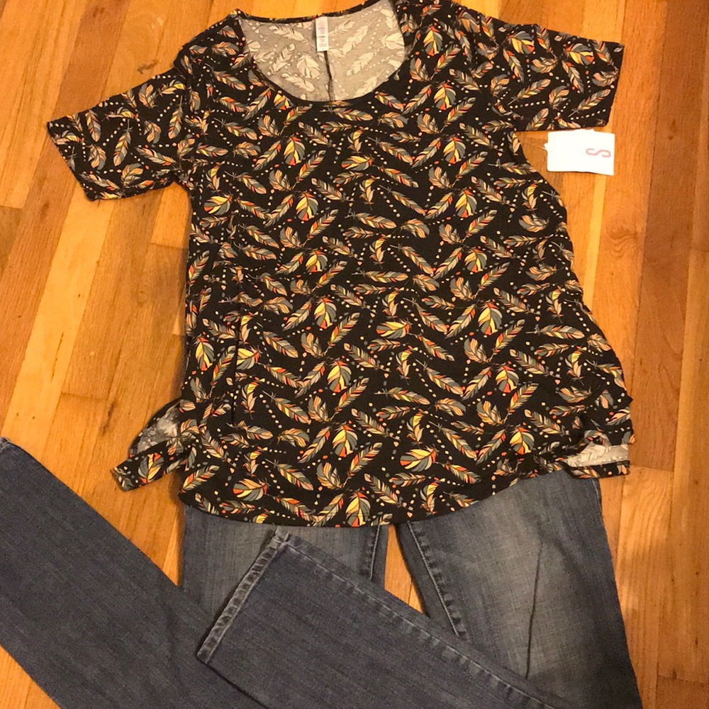 NTW LuLaRoe Perfect T Size Small